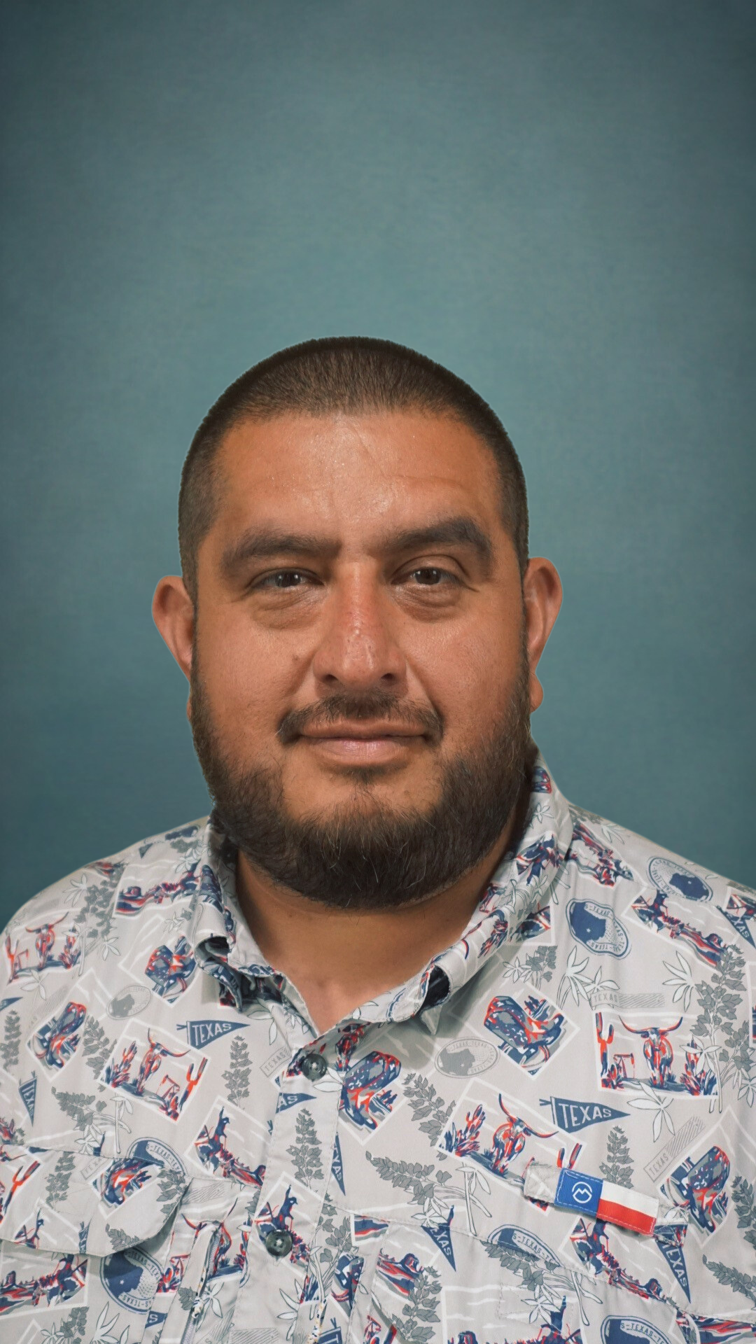 Cesar Urrutia headshot